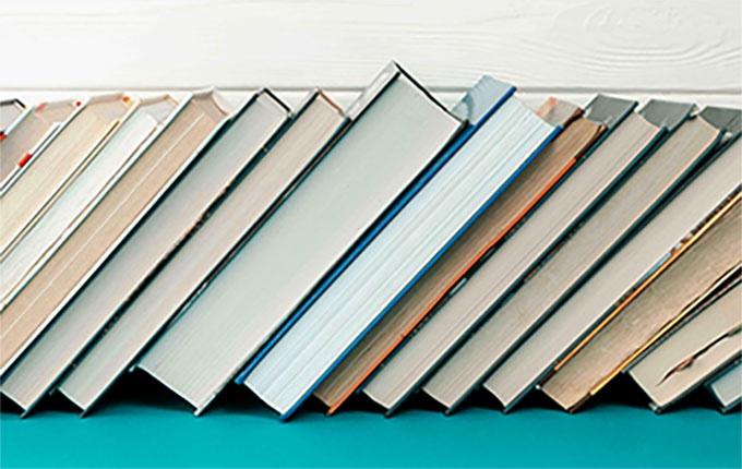 Un viatge literari al llarg del 2023: 12 llibres per a 12 mesos